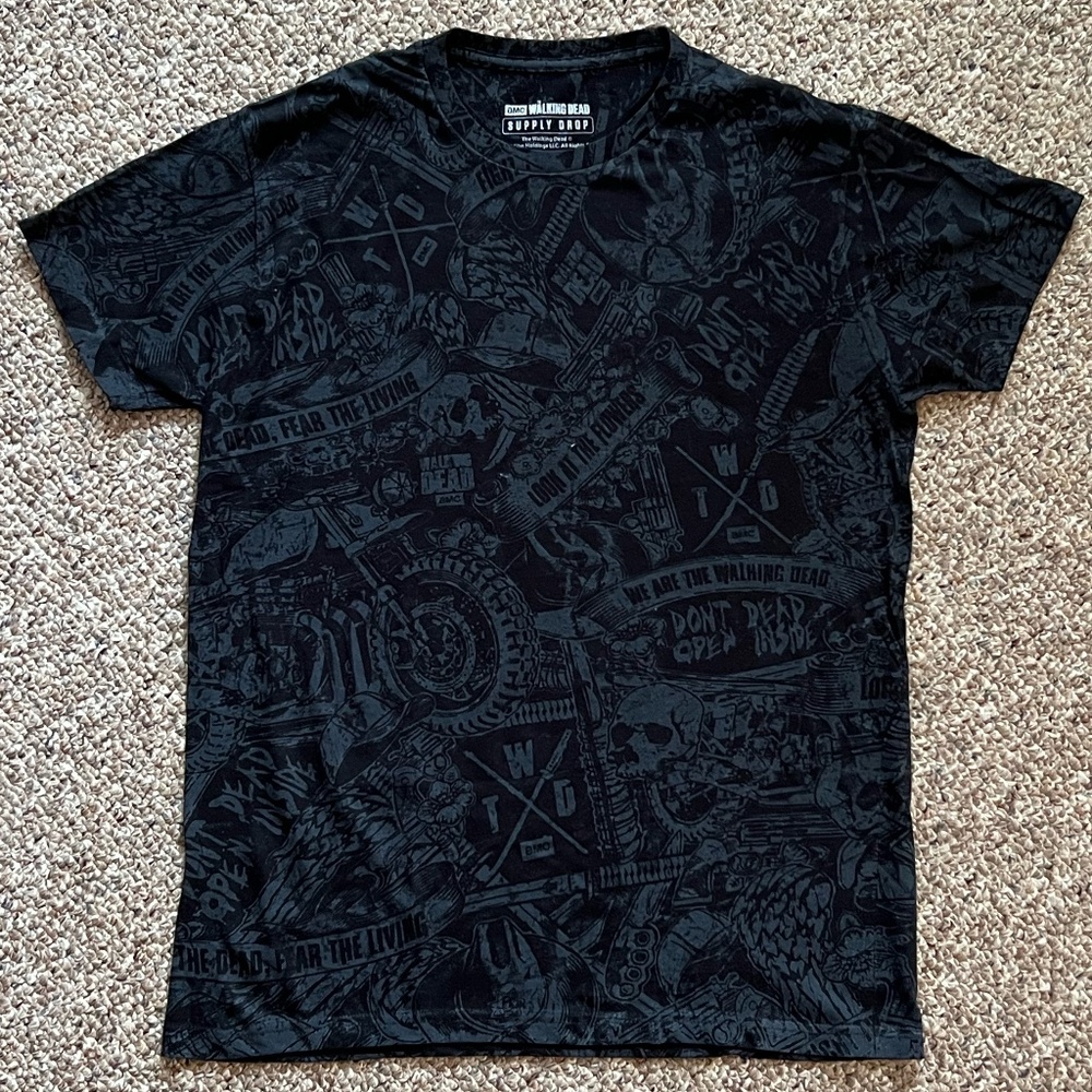 WALKING DEAD Supply Drop- collectible t shirt size L- unisex- limited edition